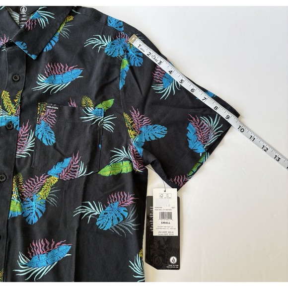 Volcom Shirt Mens Medium- Black W. Blue Feather Leaves Short Sleeve Button Up - Picture 8 of 8
